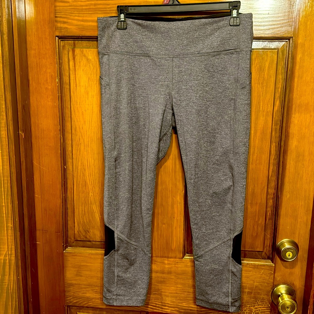 Grey capri length lululemon leggings size 10